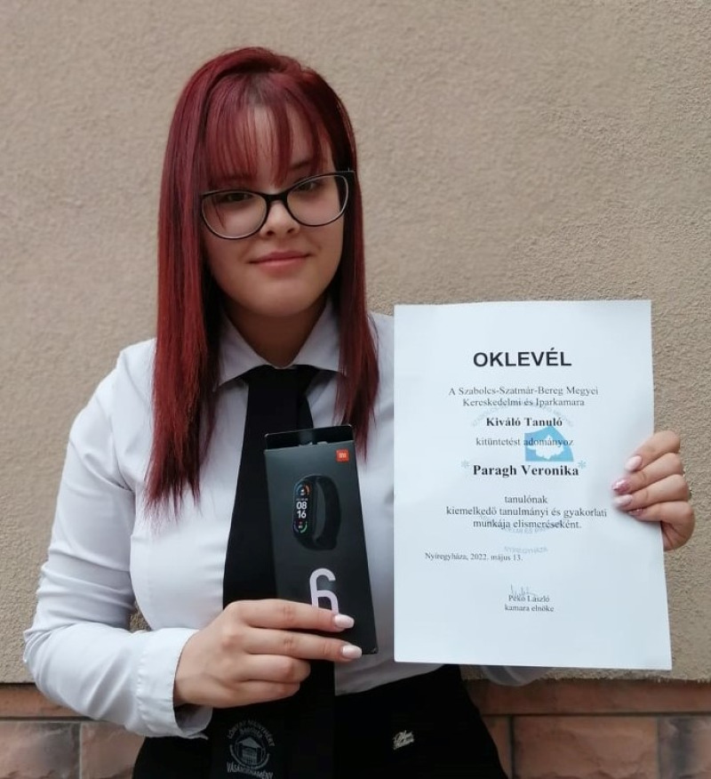 Paragh Veronika Kiváló Tanuló kitüntetésben részesült